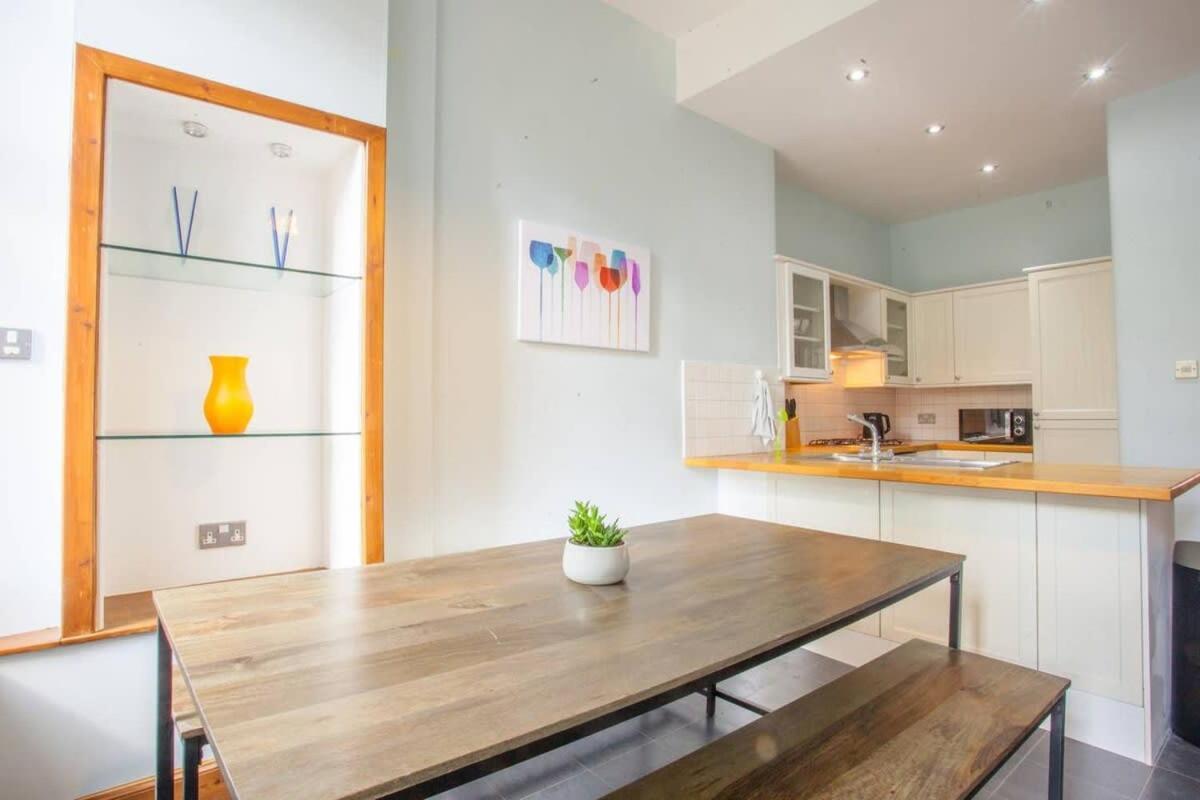 Modern, Light-Filled And Sleek West End Apartment กลาสโกว์ ภายนอก รูปภาพ